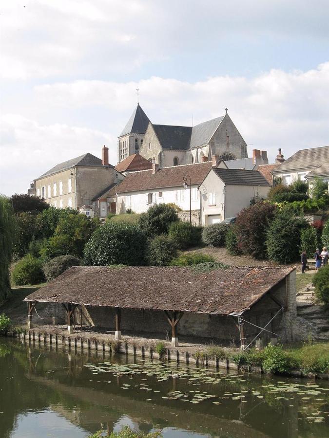La Bretauche Apartment Checy Екстериор снимка